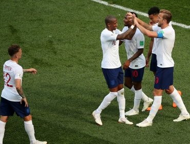 Inglaterra aplastó a una débil Panamá y aseguró su paso a octavos de final