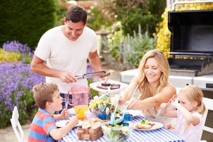 La importancia de alimentar a nuestros hijos de una manera saludable