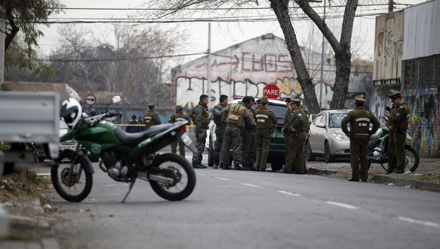 Violenta persecución a camión robado terminó con balacera y tres delincuentes detenidos