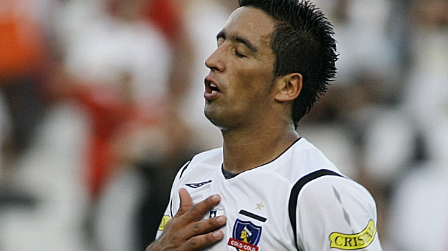 Retorno de Lucas Barrios a Colo Colo profundizó división en Blanco y Negro