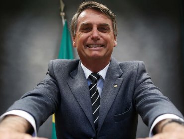 Candidato de extrema derecha Bolsonaro encabeza intención de voto presidencial en Brasil