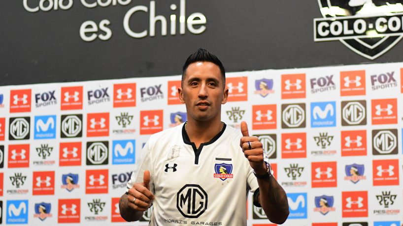 Lucas Barrios volvió a Colo Colo y fue presentado en forma oficial en el cacique