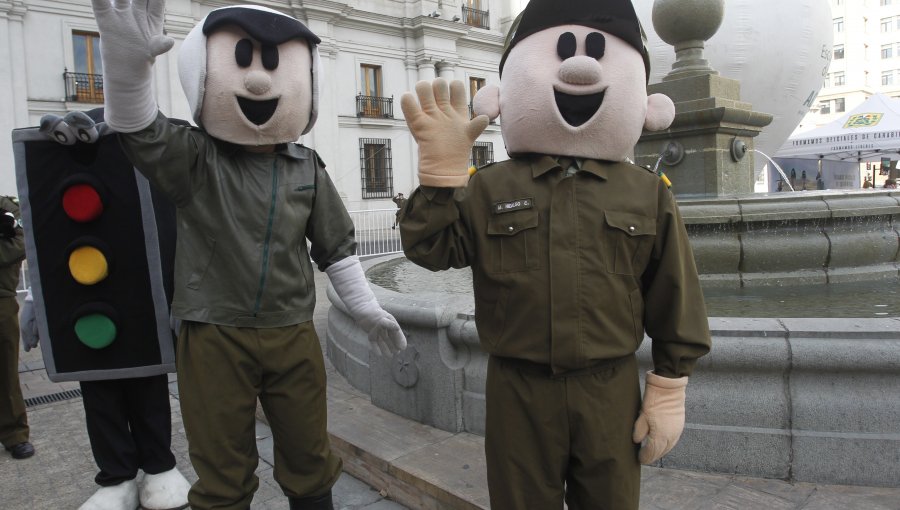 Ladrones despistados pidieron ayuda a policías de civil mientras robaban local