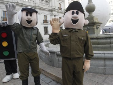 Ladrones despistados pidieron ayuda a policías de civil mientras robaban local