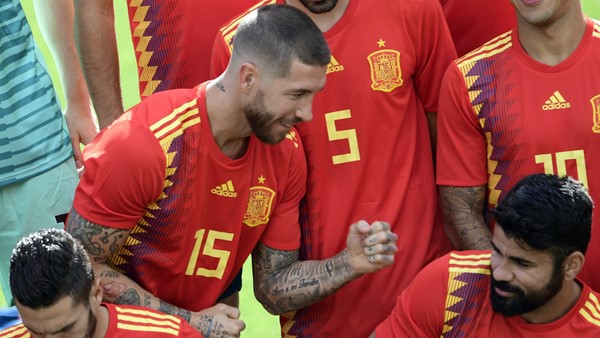 España contra la anfitriona Rusia animan el domingo mundialista