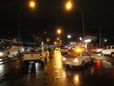 Lluvias dejan calles y pasos bajo nivel inundados y 14.247 clientes sin electricidad en la Región Metropolitana