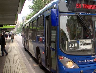 Menor asaltante que mató a mujer en bus del Transantiago recibió pena de 10 años