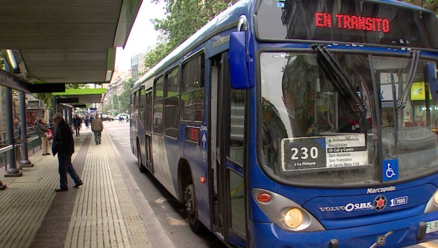 Menor asaltante que mató a mujer en bus del Transantiago recibió pena de 10 años