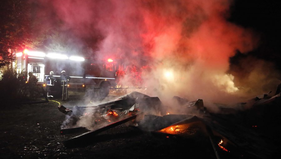 Ataque incendiario reduce a cenizas centro de rehabilitación en Tirúa