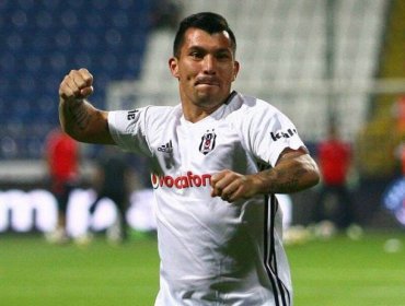 Gary Medel jugó en el primer partido de pretemporada de Besiktas