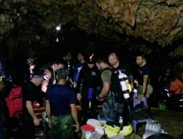 Rescate en Tailandia: 11 niños ya están fuera de la cueva, solo falta uno más y el entrenador