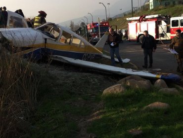 Avioneta con 4 ocupantes protagoniza aterrizaje forzoso en calle de Peñalolén