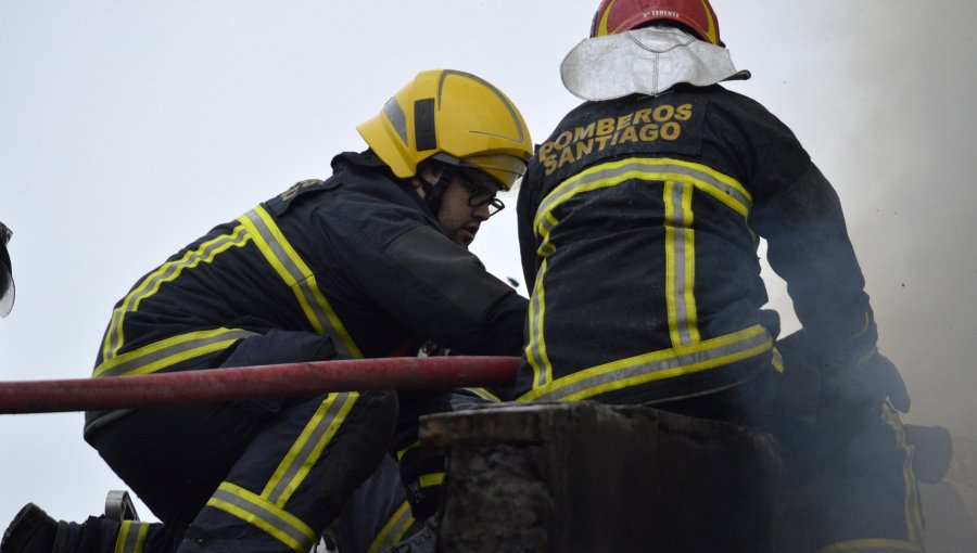 Sobrecalentamiento eléctrico habría sido causa de incendio en Persa Bío Bío