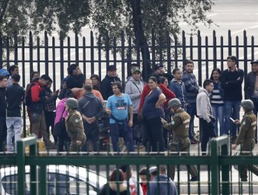 Hinchas de Colo Colo intentaron llegar a los camarines tras entrenamiento