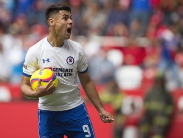 Felipe Mora desde México: "Me ha sorprendido el cariño de los hinchas desde el primer día"