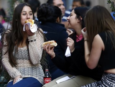 Estudio muestra que un tercio de los universitarios chilenos tiene malos hábitos en su alimentación