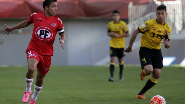 Coquimbo Unido se impuso ante Ñublense y es líder momentáneo de la Primera B
