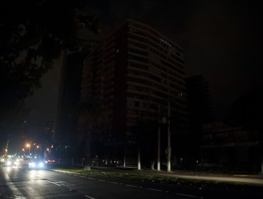 Corte de luz afectó a 247.000 clientes de sector oriente de la capital