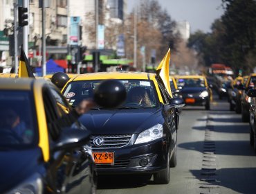 Taxistas se movilizaron como protesta en contra de proyecto de Ley Uber