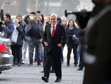 Encuesta Cadem: Aprobación de Piñera baja al 49% tras episodios de Ministros Varela y Valente