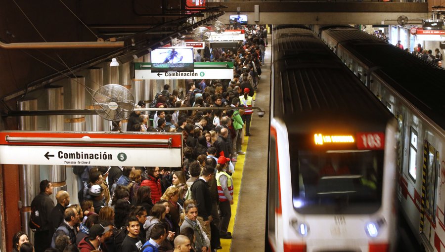 Nueva jornada de problemas en el Metro por falla técnica en Línea 1