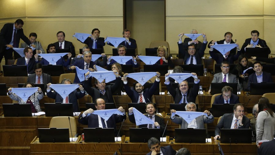 Cámara aprobó reforma constitucional para la igualdad entre hombres y mujeres