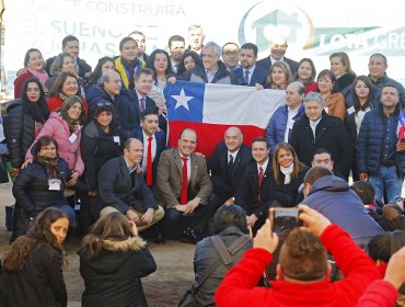 Presidente Piñera anunció viviendas sociales y nuevo hospital para Lota