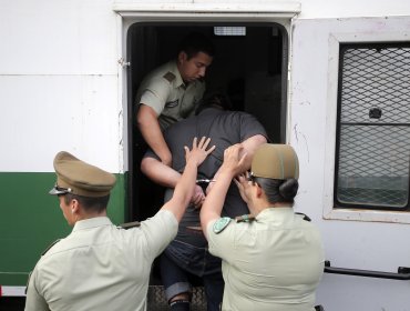 Carabineros detuvo a cuatro sujetos e incautó armas y drogas en San Bernardo