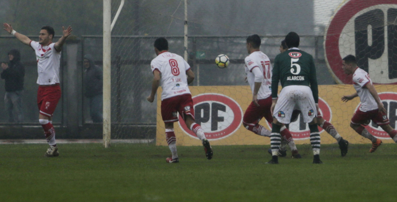 Deportes Valdivia goleó a Wanderers y complicó el debut de Miguel Ramírez