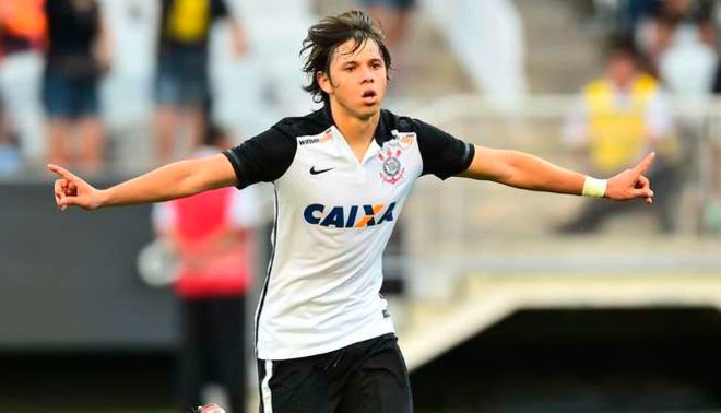 Delantero de Corinthians:"No sabemos nada de Colo Colo, pero será un duro duelo"