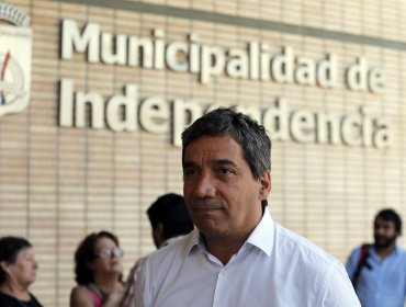 Alcalde de Independencia critica a su par de Quilpué por restricción a jóvenes