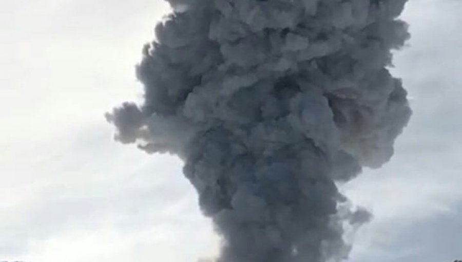 Explosión en Volcán Nevados de Chillán causa fuerte sismo en la zona: Alerta Naranja