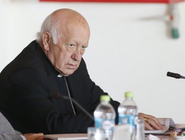 Cardenal Ricardo Ezzati es internado en Hospital Clínico de la UC en Santiago