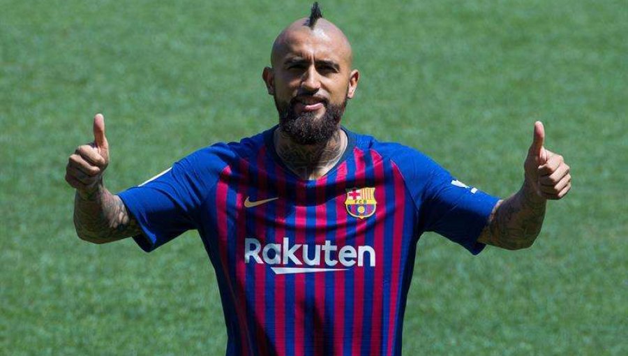 Arturo Vidal debutó en un Barcelona que se quedó con la Supercopa de España