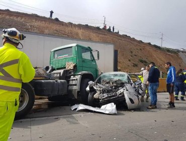 Auto que circulaba contra el transito protagoniza violento accidente en Camino a La Pólvora