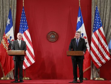 Chile y EE.UU. firman acuerdo de cooperación en Ciberdefensa