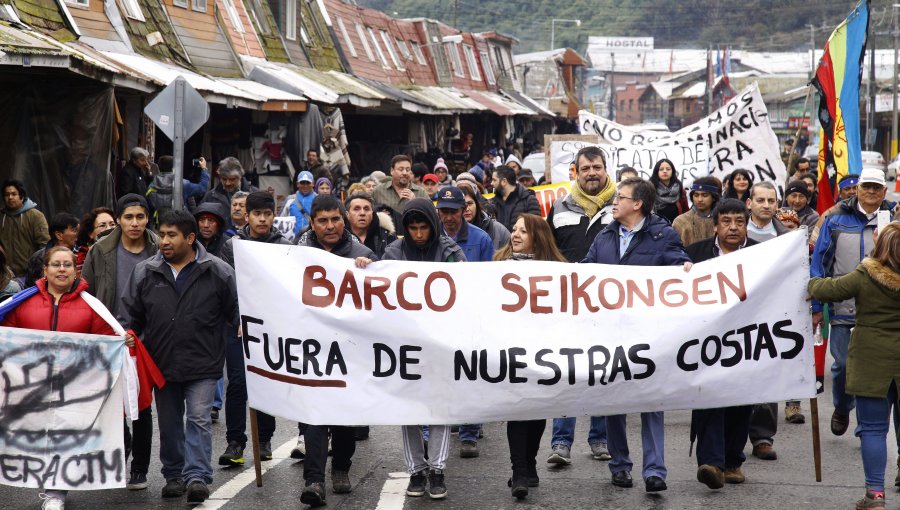 Corte de Puerto Montt prohíbe descarga de desechos putrefactos del Seikongen