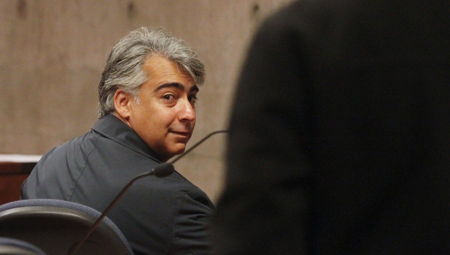 Marco Enríquez-Ominami queda con firma mensual tras ser formalizado en tribunales