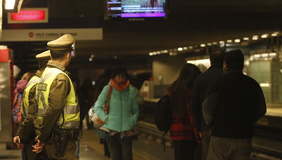 Carabineros vigilará 28 pasarelas y 15 puentes en vías descubiertas del Metro