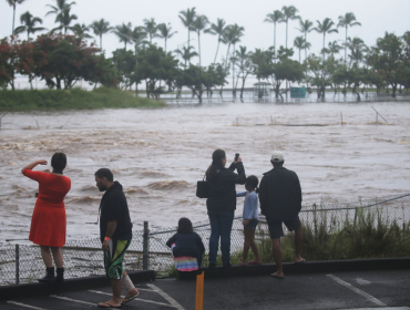 Hawái bajo amenaza de las inundaciones causadas por la tormenta Lane