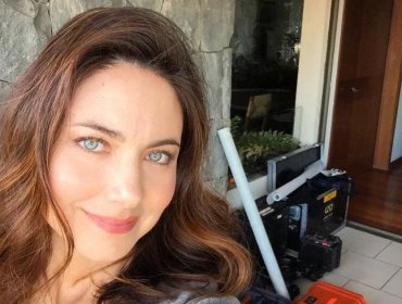 Violento cambio de look de Mónica Godoy para su nuevo personaje en teleserie de Canal 13