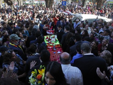 Emotiva despedida brindó la comunidad a restos del profesor Nibaldo Villegas