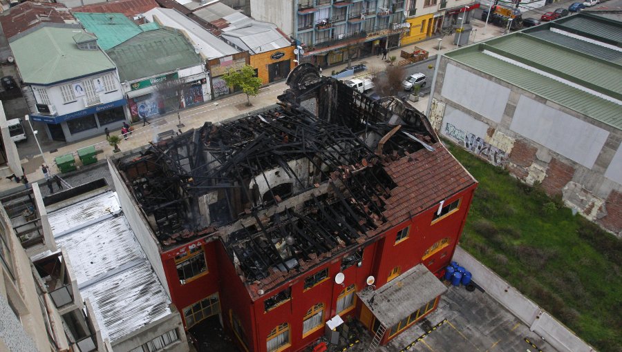 Incendio destruyó el Club de Infantes de Marina en Viña del Mar