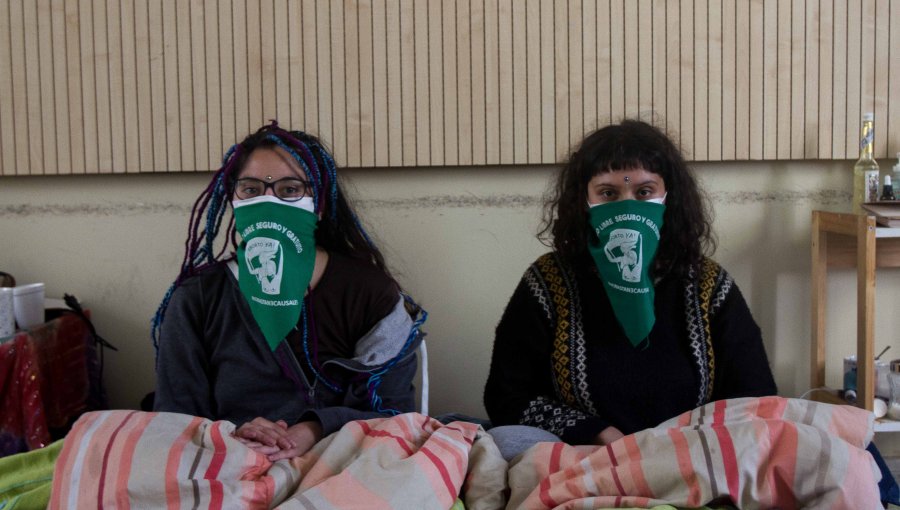 Alumnas inician huelga de hambre en toma feminista en Universidad de Playa Ancha