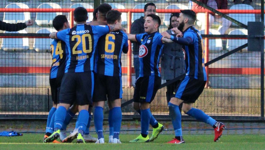 Huachipato derrotó a Curicó Unido y se ilusiona con la Copa Sudamericana