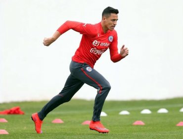 Alexis Sánchez también se mueve: Viajó a Santiago y entrenó en Pinto Durán