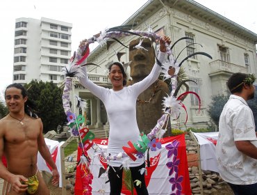 Viña del Mar: Jóvenes provenientes de Rapa Nui realizan ceremonia que exige devolución de Moai