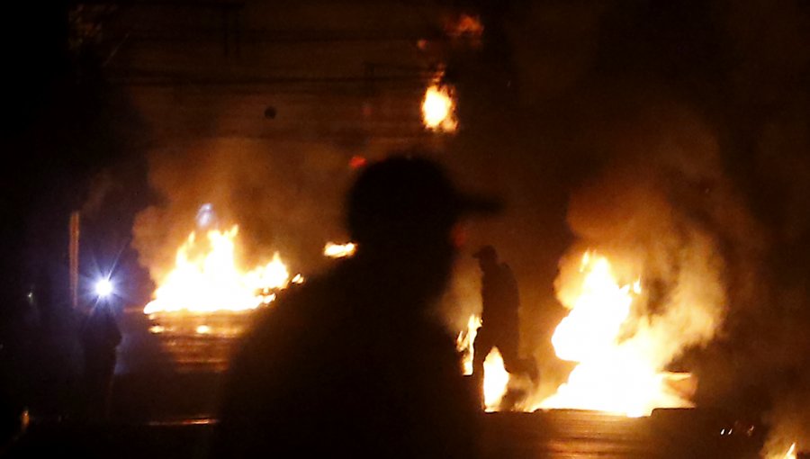 Violentas manifestaciones en diferentes puntos de la capital por 11 de septiembre