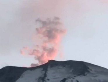 Potente explosión se registra en el complejo volcánico Nevados de Chillán