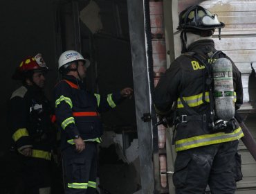 Niño de 4 años murió en incendio en Renca: Intentaron agredir a bomberos